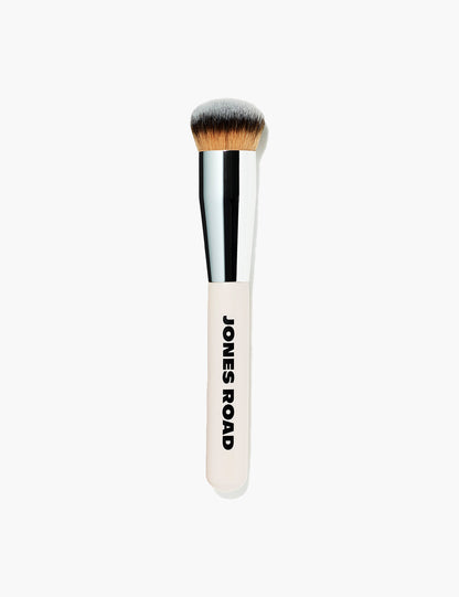 Jones Road - The Everything Brush: Full, Even Coverage