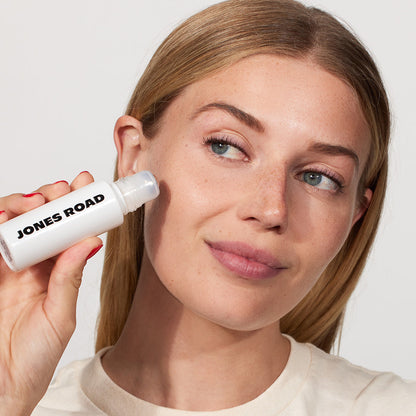 Jones Road - Multivitamin Serum: Hydrating Face Serum